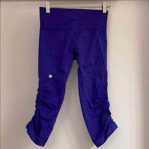 Lululemon cropped leggings in purple